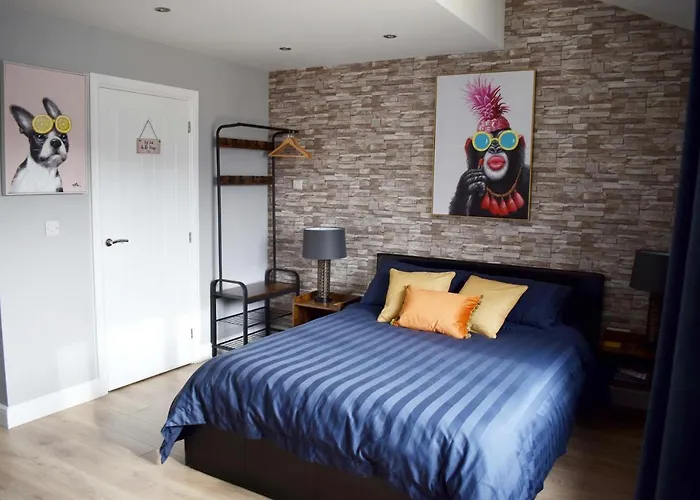 Modern Luxury 1 Bed Apartment With Parking Near Stansted Airport
